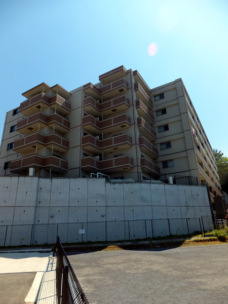 エストグランディール横浜鶴見の外観