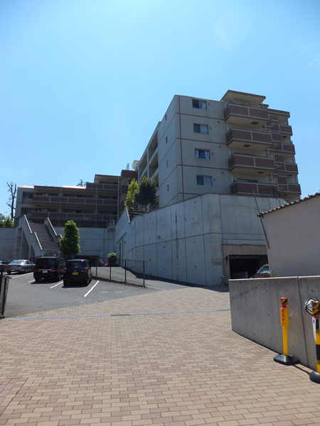 エストグランディール横浜鶴見の外観