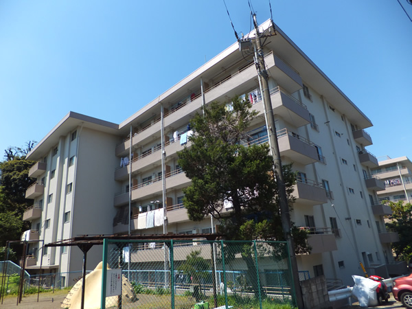 鶴見常緑ハイツの外観