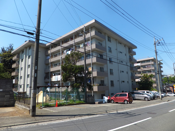 鶴見常緑ハイツの外観