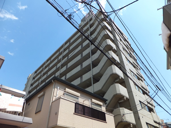 セザール鶴見の外観