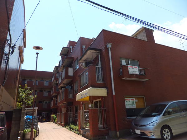 鶴見平和プラザの外観