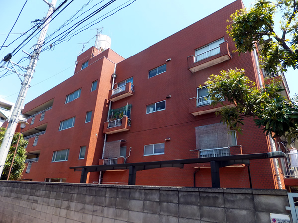 鶴見平和プラザの外観