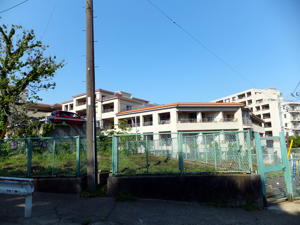 クレッセントユーパリノスの丘ブルームヒルズ棟の外観