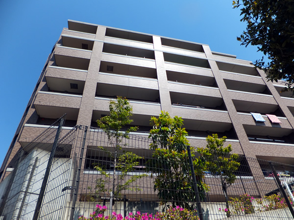 ネオヒルズ東寺尾北台の外観