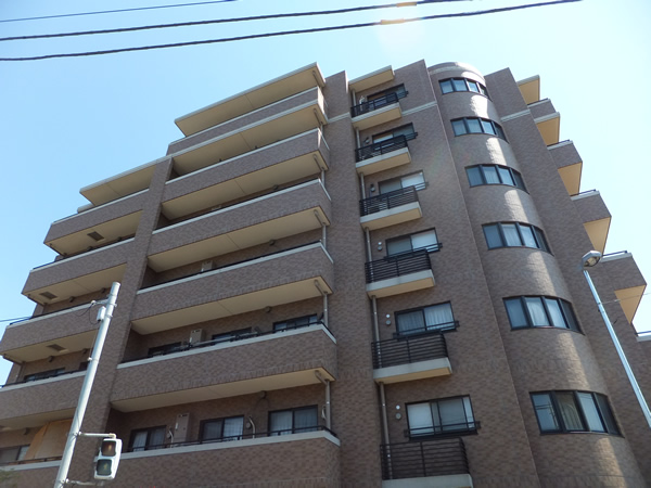 ネオヒルズ東寺尾北台の外観