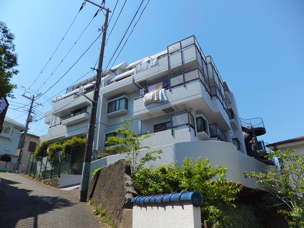 ニックアーバンハイム東寺尾北台の外観