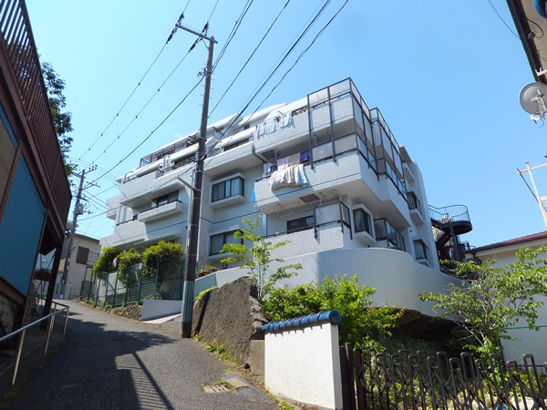 ニックアーバンハイム東寺尾北台の外観