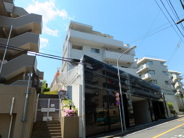 ランドステージ横浜鶴見の外観