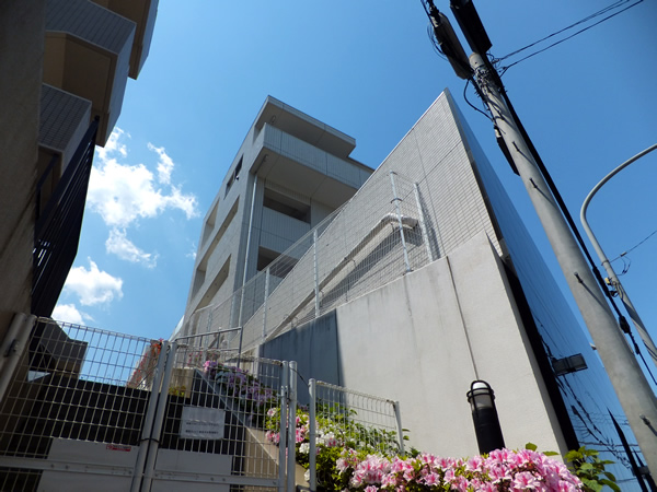 ランドステージ横浜鶴見の外観