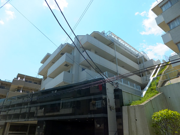 ランドステージ横浜鶴見の外観