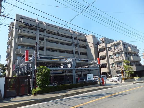 横浜北寺尾ヒルステージの外観