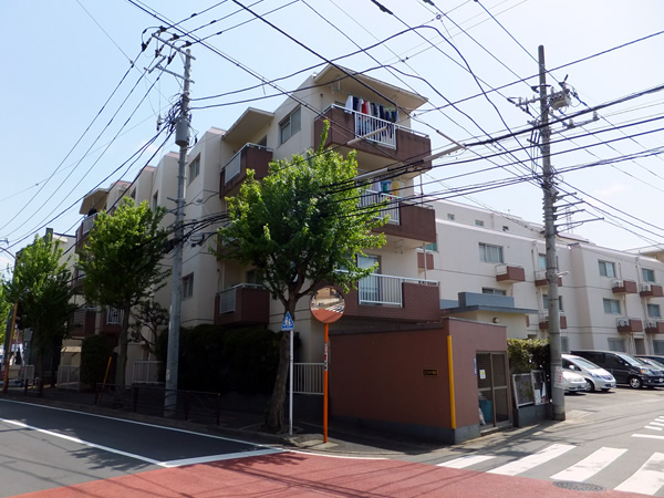 ユニライフ鷺沼の外観