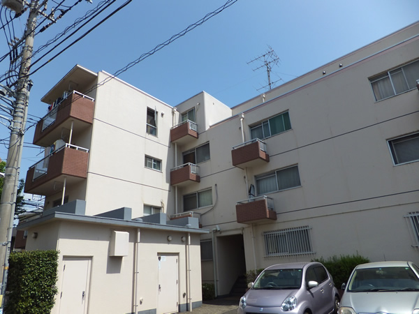 ユニライフ鷺沼の外観