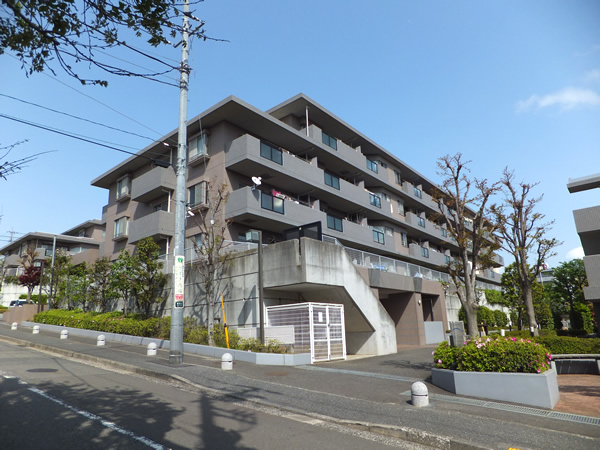 シーアイハイツたまプラーザパークヒルズB棟の外観