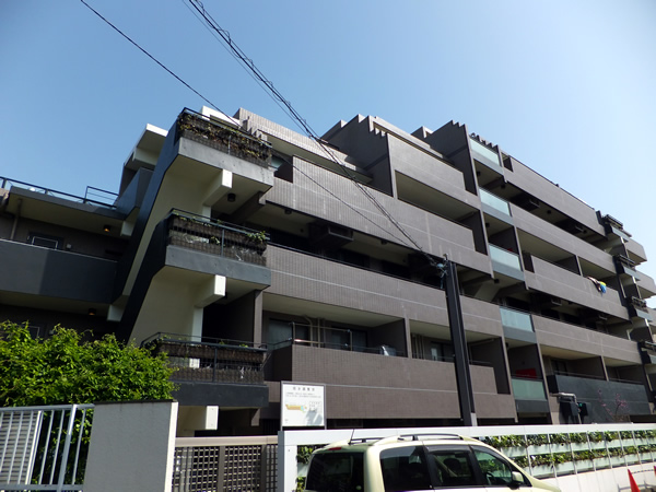 リノアたまプラーザの外観