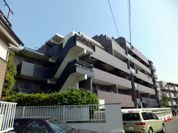 リノアたまプラーザの外観