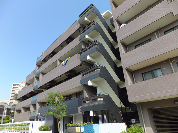 リノアたまプラーザの外観