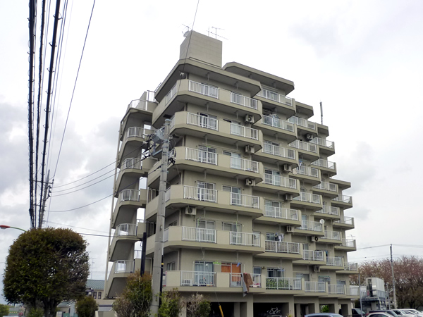 エクセル南林間の外観