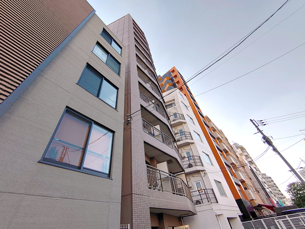 プレール新宿余丁町の外観