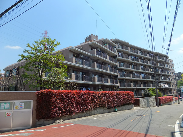 フローレンスパレス鷺沼の外観