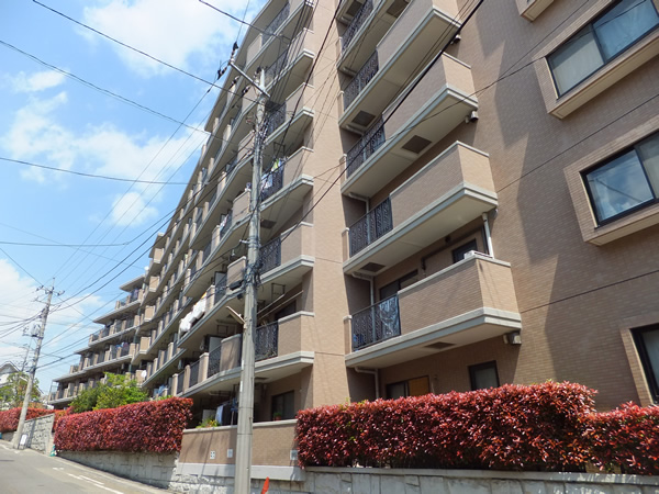 フローレンスパレス鷺沼の外観