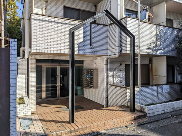 スカイコート落合の外観