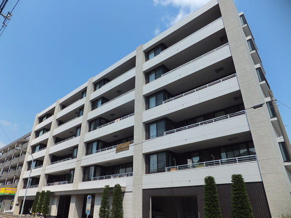 ロジュマンあざみ野の外観