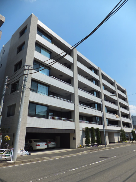 ロジュマンあざみ野の外観