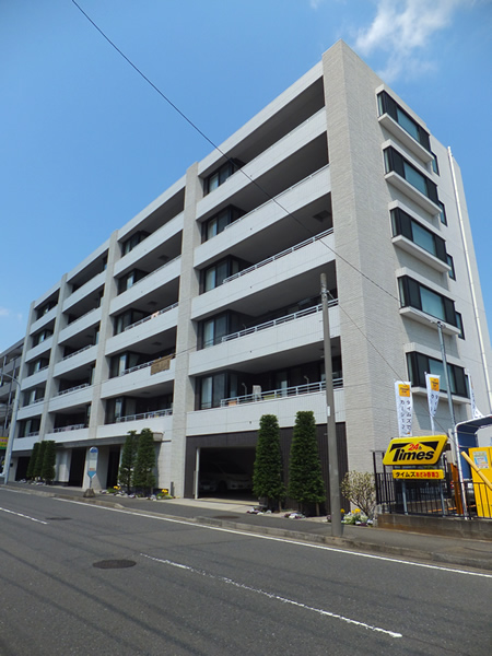 ロジュマンあざみ野の外観