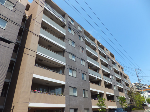 イトーピア鷺沼プレミアムの外観