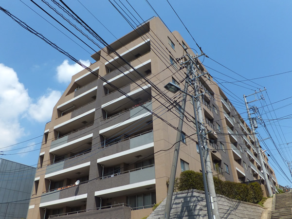 イトーピア鷺沼プレミアムの外観