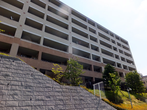 イトーピアあざみ野プレミアムの外観