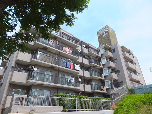 メゾンエクレーレ鷺沼の外観