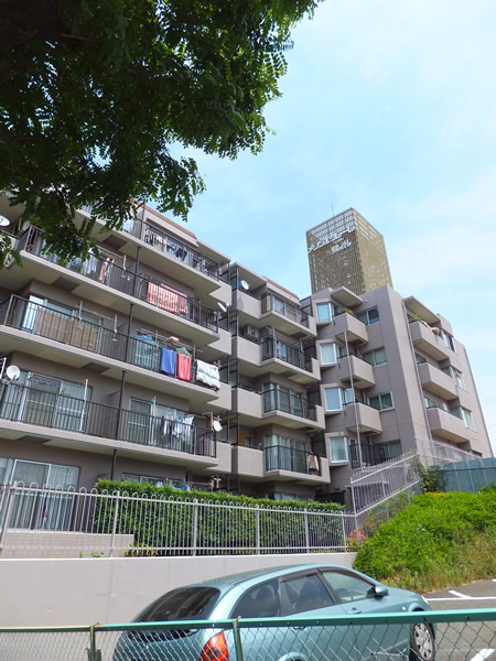 メゾンエクレーレ鷺沼の外観