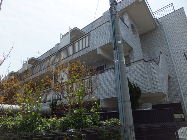 センチュリー金沢文庫の外観