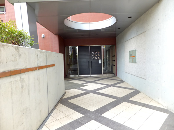 クレッセントあざみ野ヒルズの外観