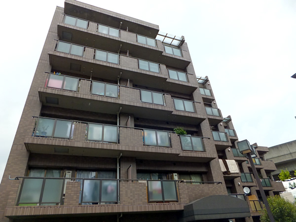 フェアリージュあざみ野の外観