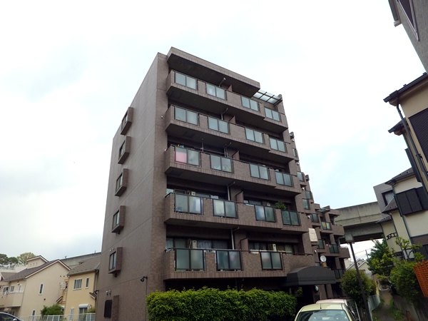 フェアリージュあざみ野の外観