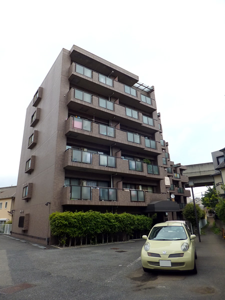 フェアリージュあざみ野の外観