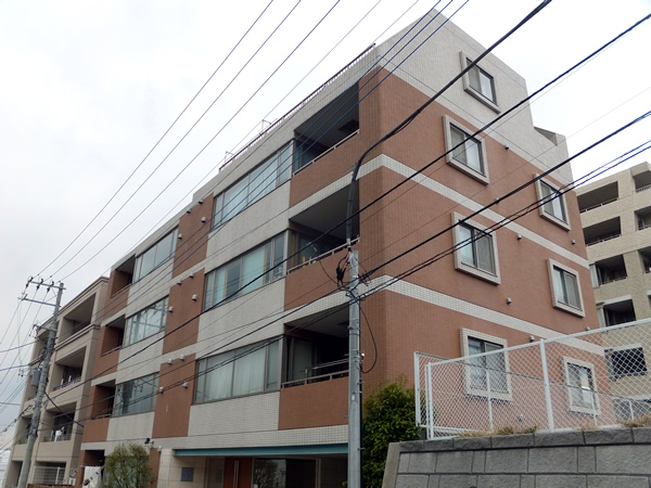 プレールあざみ野の外観