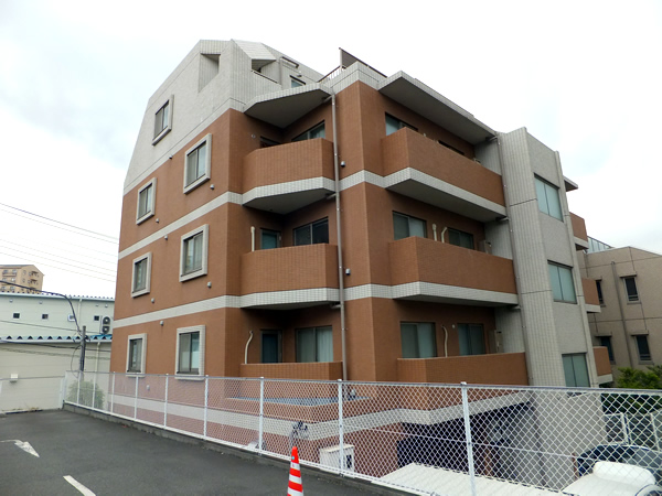 プレールあざみ野の外観