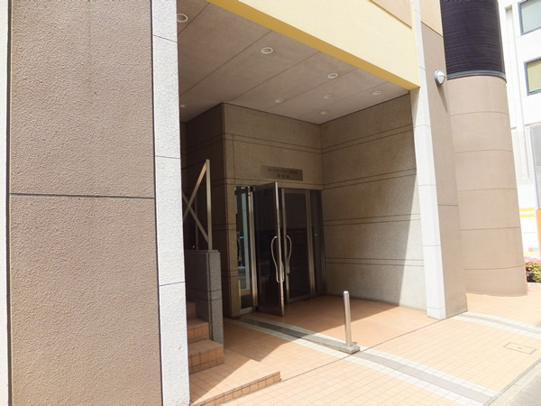 ホーメストプラザ十日市場西館の外観