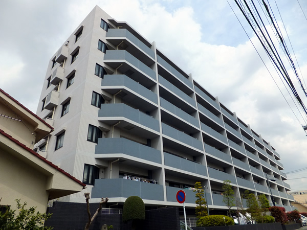 クレッセント十日市場の外観