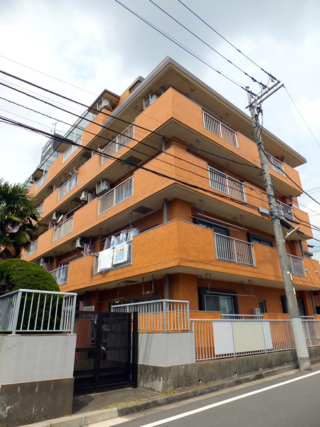 エスペランサ第8十日市場の外観