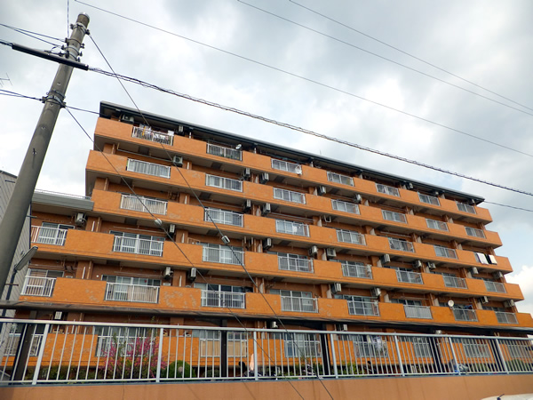 エスペランサ第7十日市場の外観