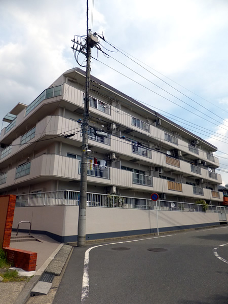 エスペランサ第6十日市場の外観