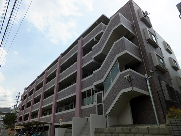 ビッグヴァン十日市場の外観