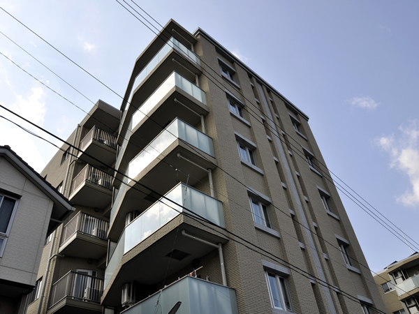 ネスティア菊名桜山公園ヒルトッププレイスの外観