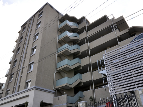 ネスティア菊名桜山公園ヒルトッププレイスの外観